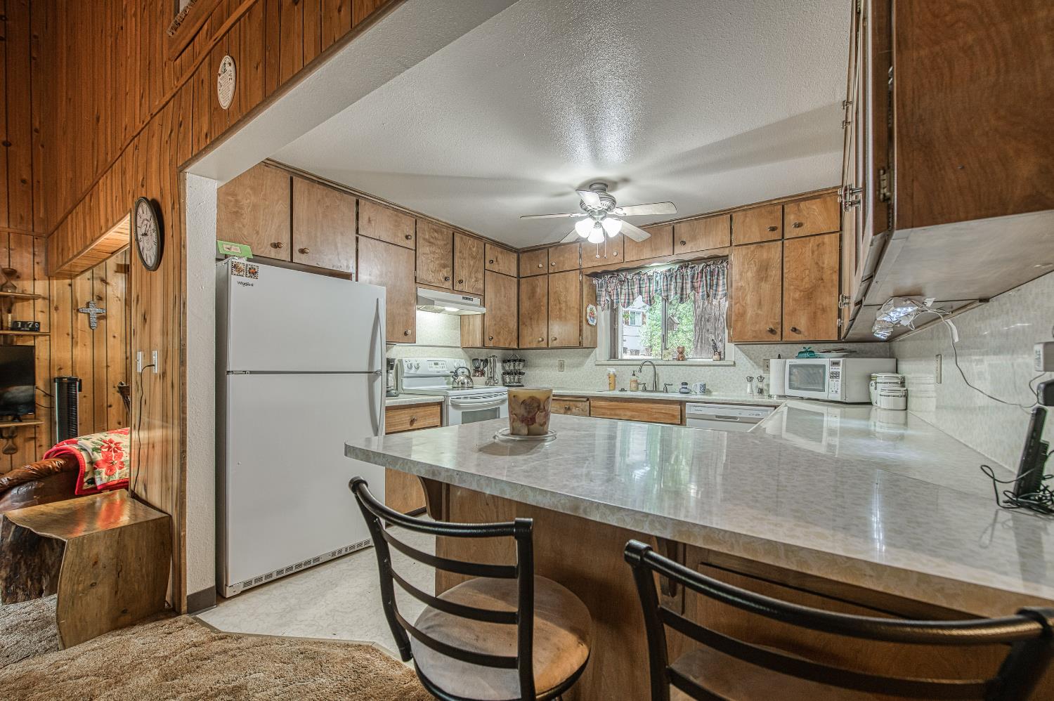 42303 Hanging Branch Rd, Shaver Lake, CA 93664