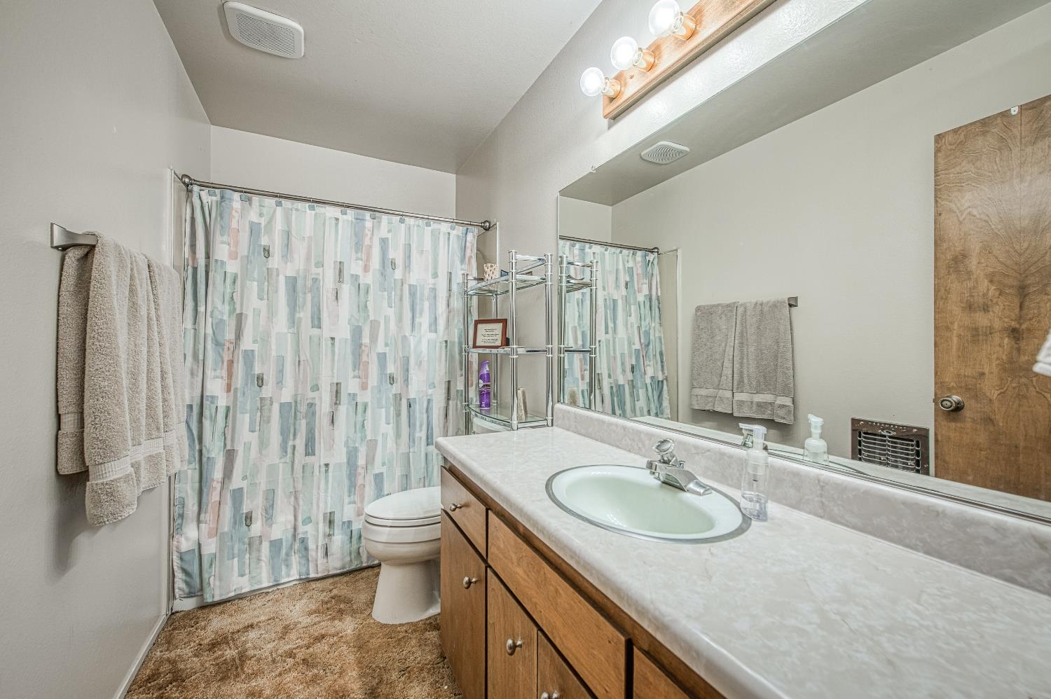 42303 Hanging Branch Rd, Shaver Lake, CA 93664