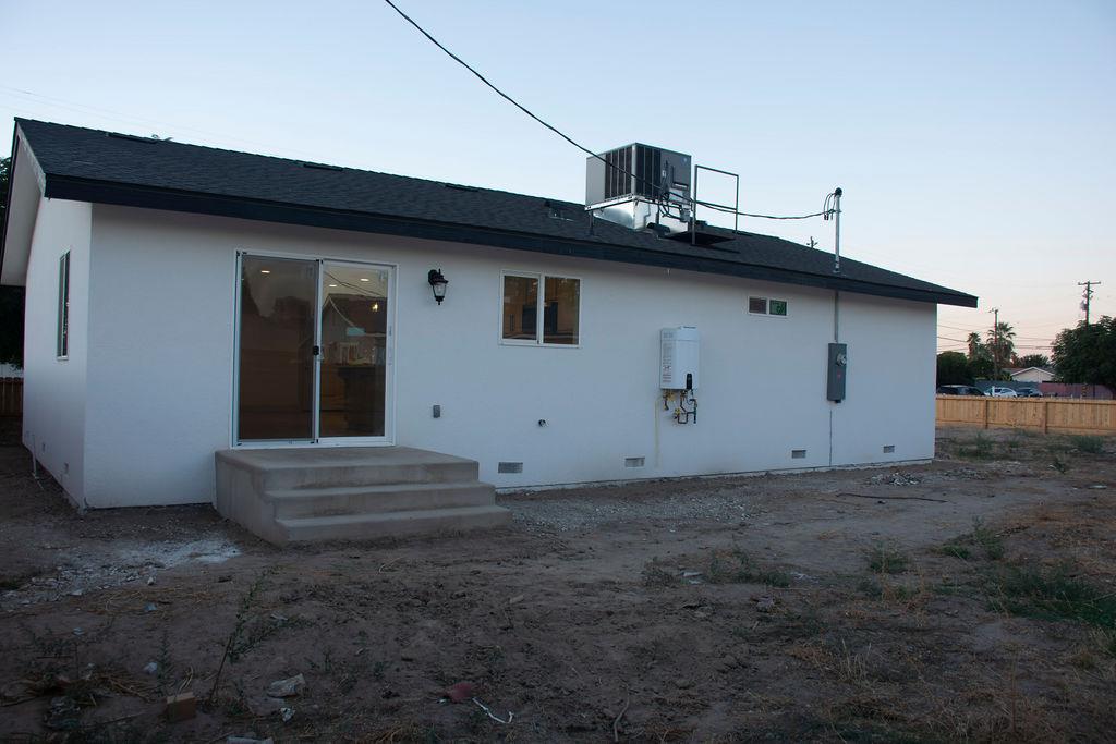 3055 E Olney Ave, Fresno, CA 93725