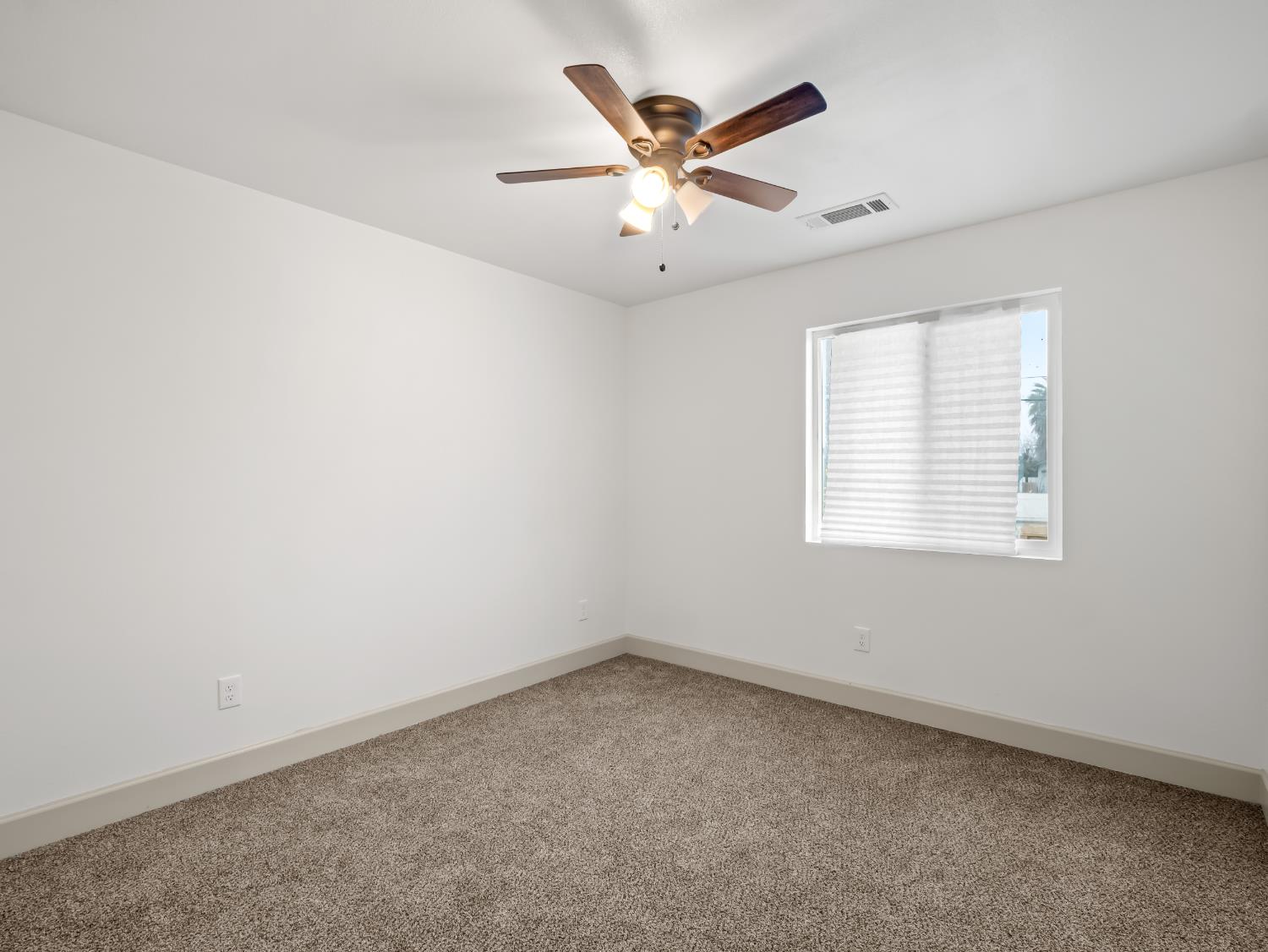 3055 E Olney Ave, Fresno, CA 93725