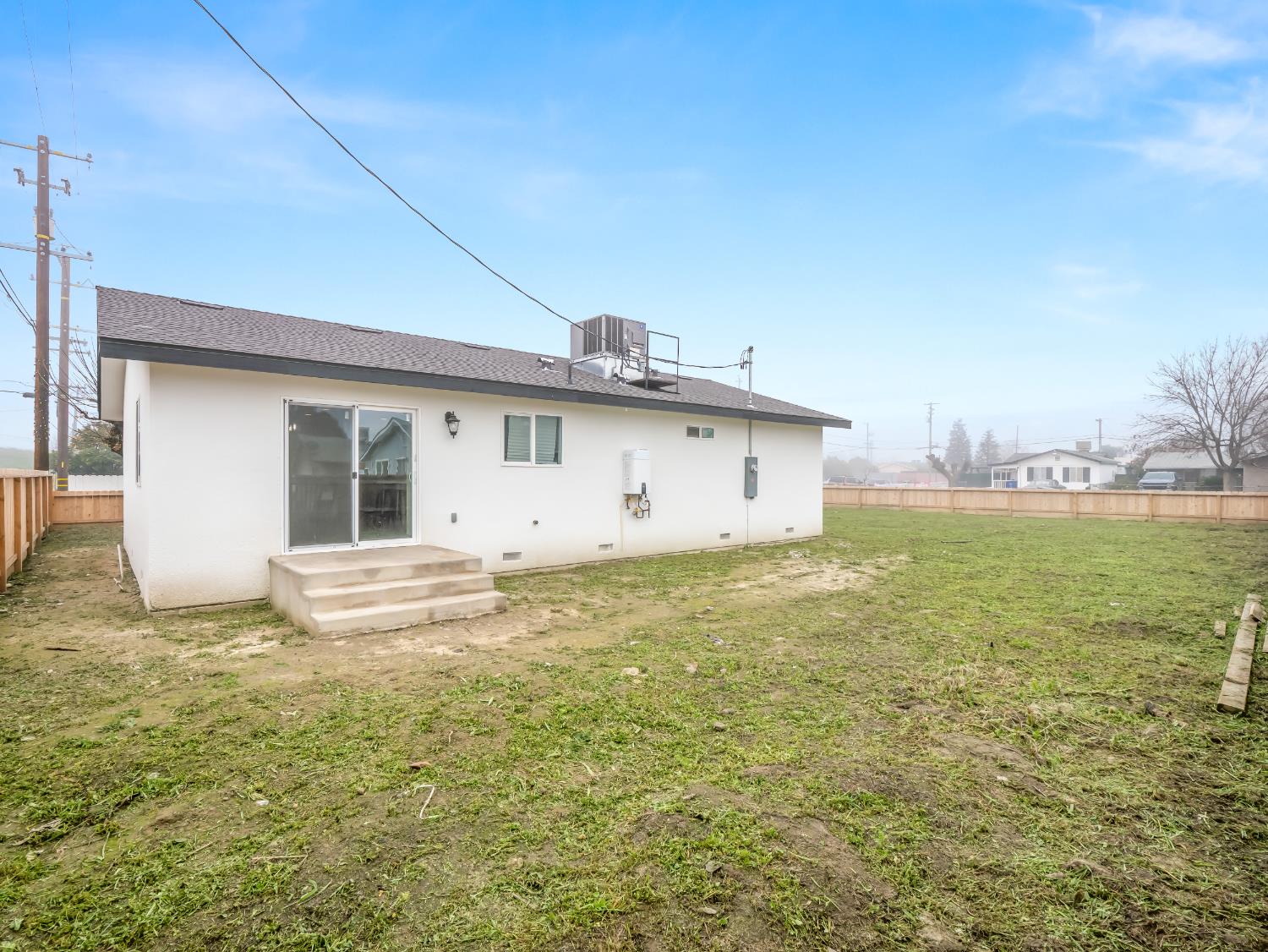 3055 E Olney Ave, Fresno, CA 93725