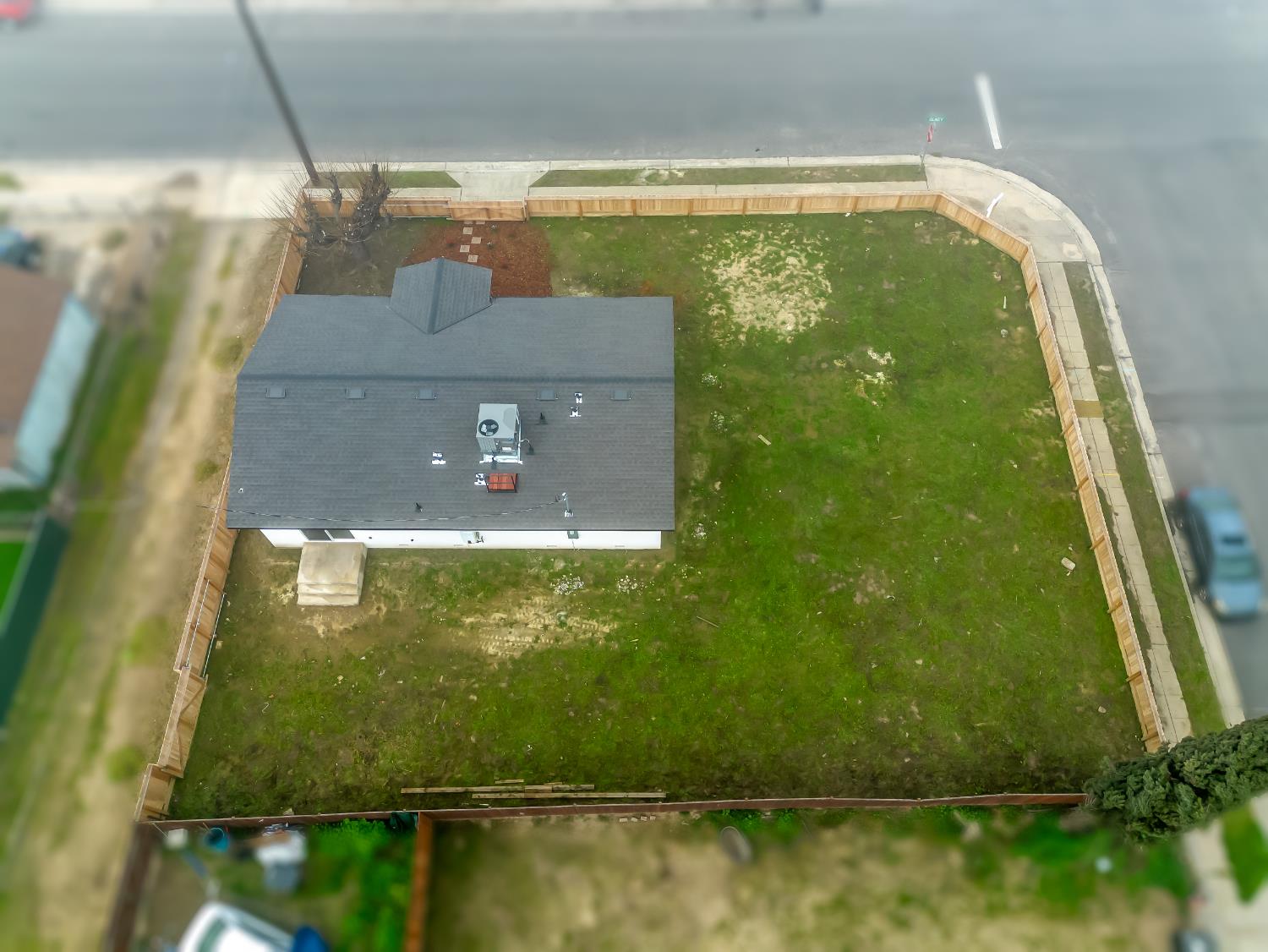 3055 E Olney Ave, Fresno, CA 93725