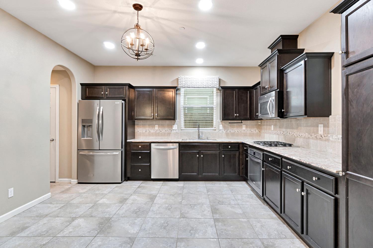 3531 Alcove Way, Clovis, CA 93619