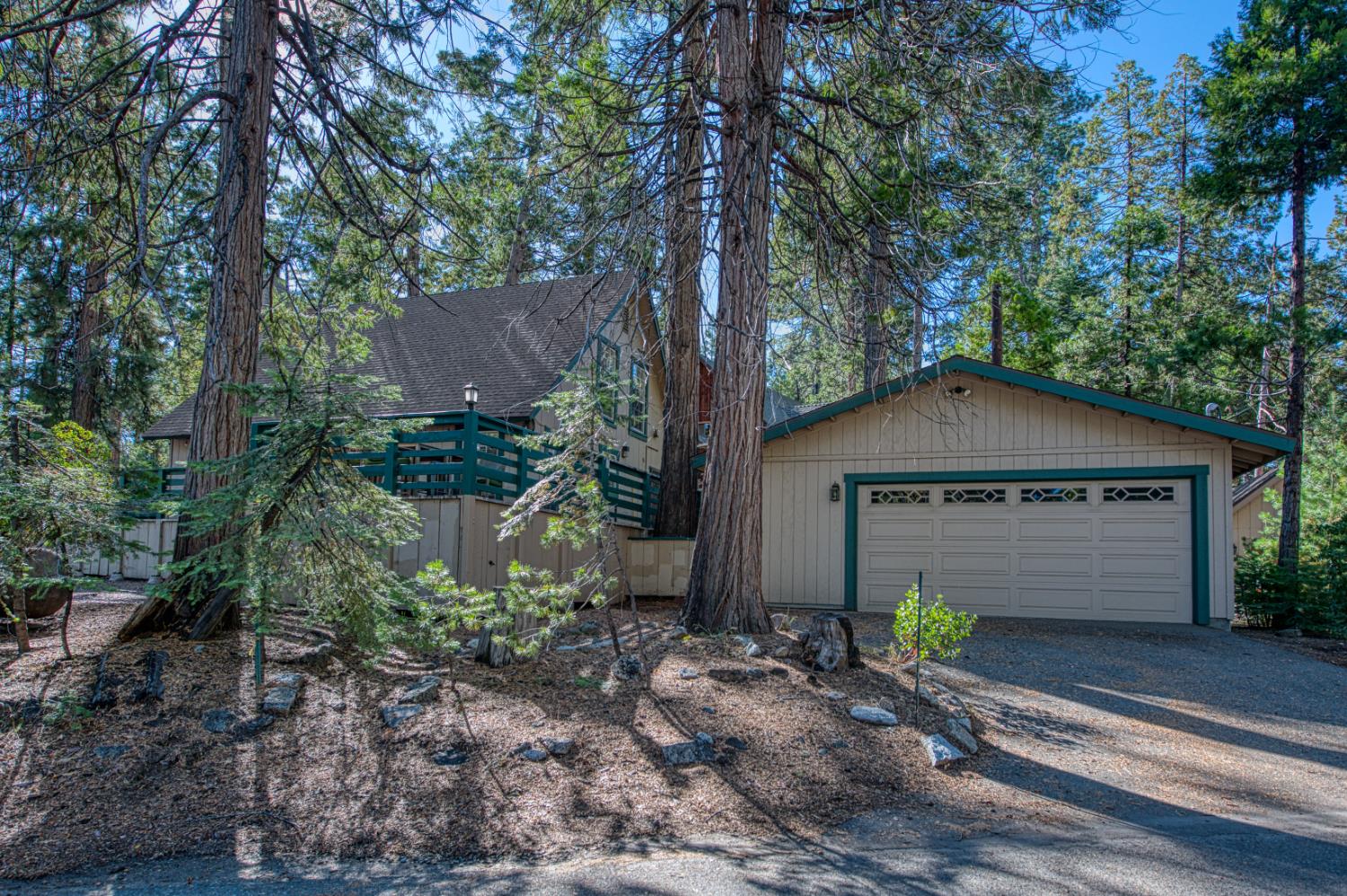 42088 Elderberry Rd, Shaver Lake, CA 93664