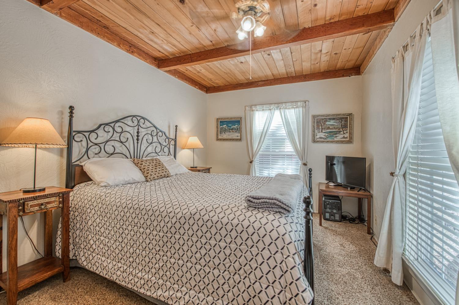 42088 Elderberry Rd, Shaver Lake, CA 93664