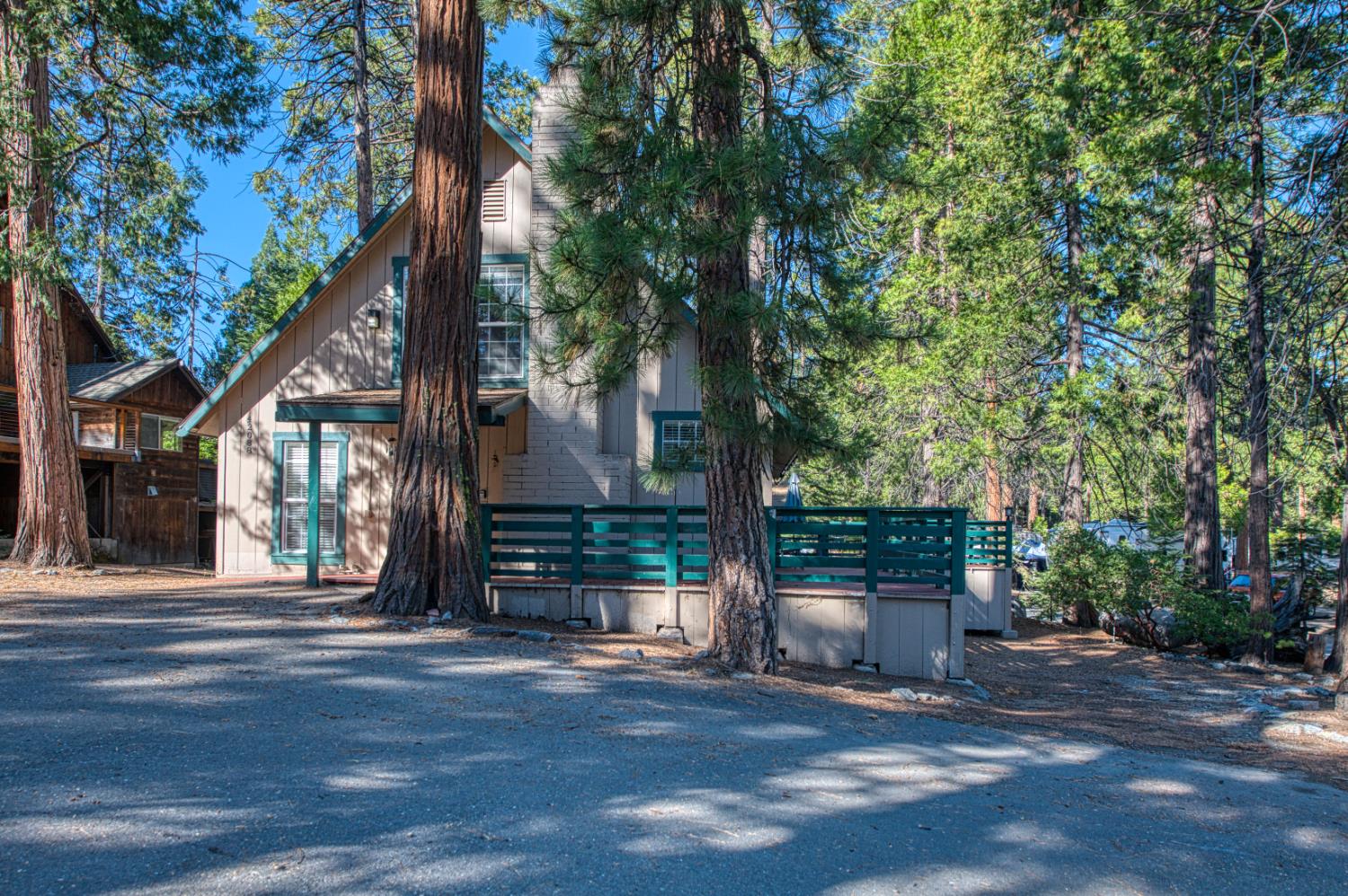 42088 Elderberry Rd, Shaver Lake, CA 93664