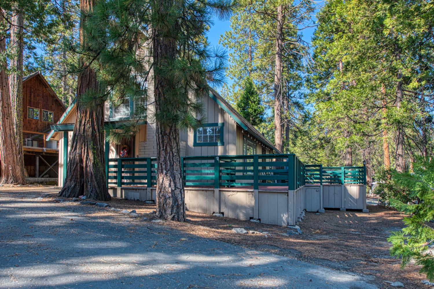 42088 Elderberry Rd, Shaver Lake, CA 93664