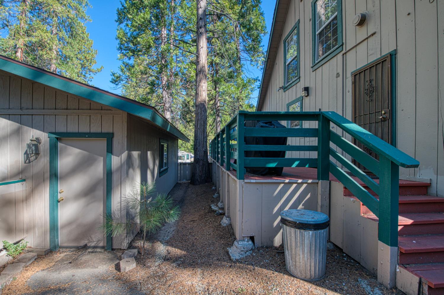 42088 Elderberry Rd, Shaver Lake, CA 93664