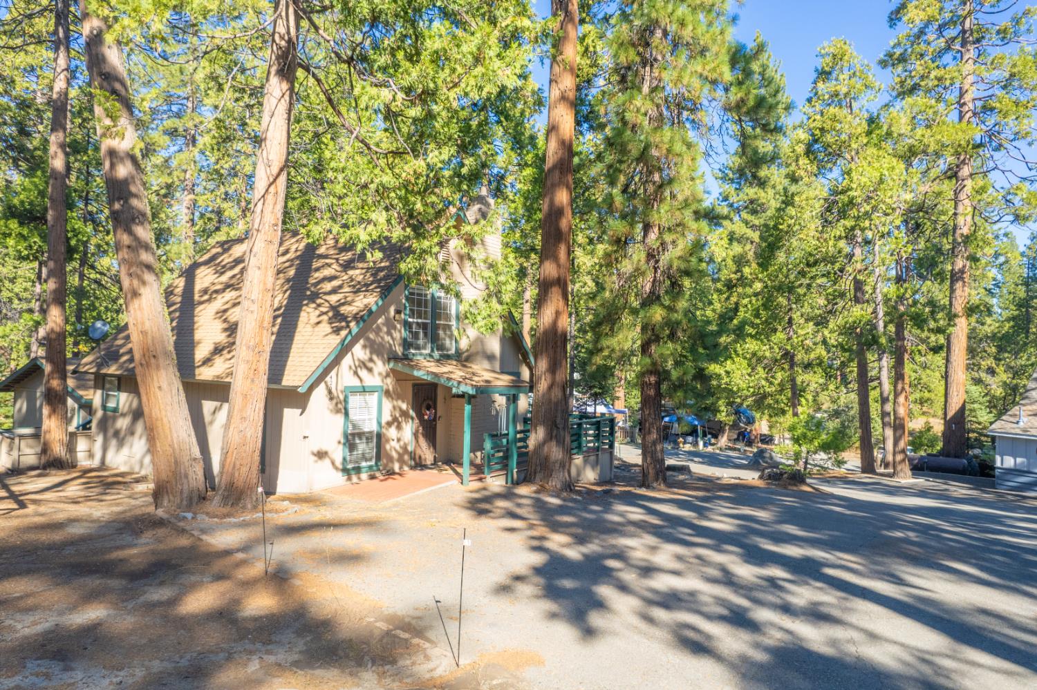 42088 Elderberry Rd, Shaver Lake, CA 93664