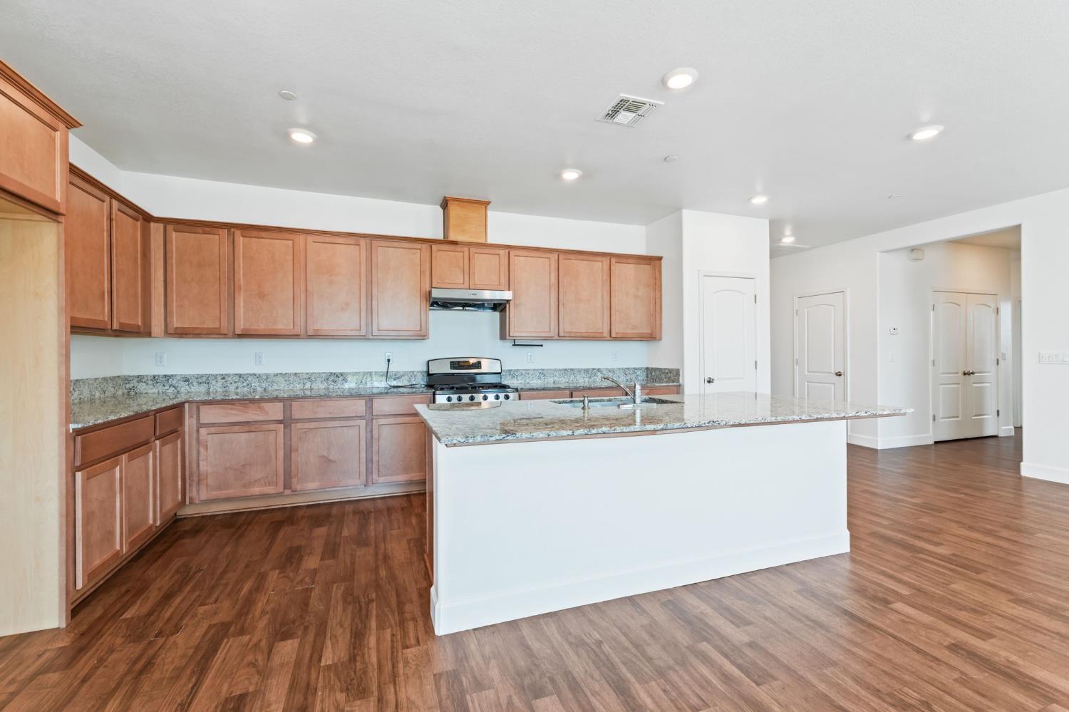 895 E Curtis Ave, Fowler, CA 93625