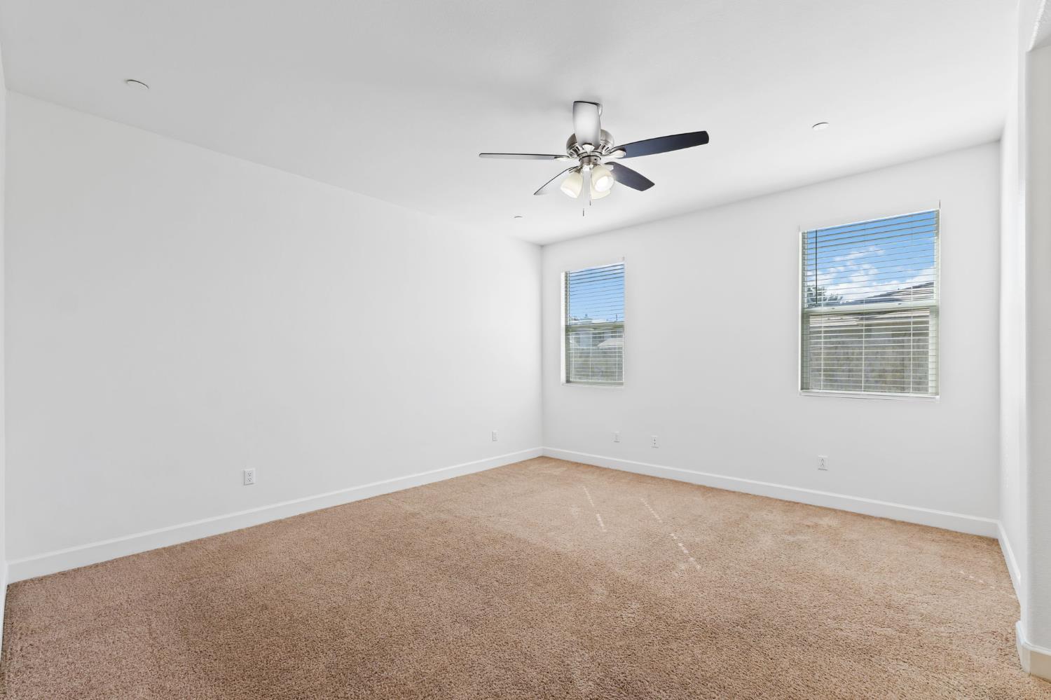 895 E Curtis Ave, Fowler, CA 93625