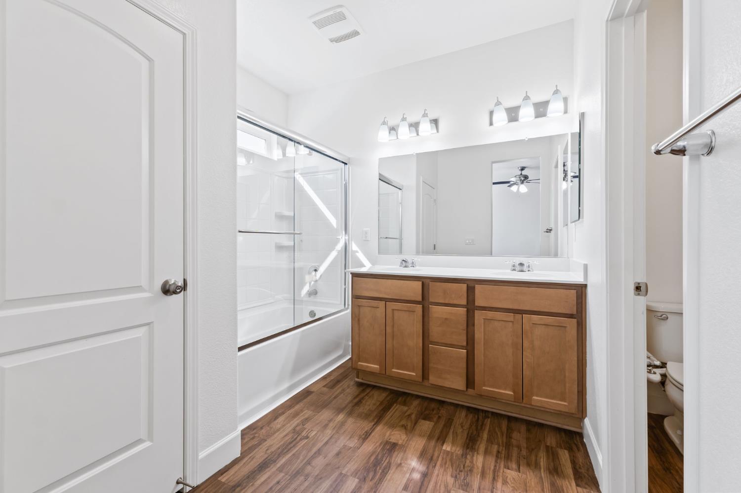 895 E Curtis Ave, Fowler, CA 93625