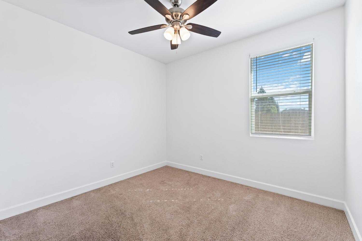 895 E Curtis Ave, Fowler, CA 93625