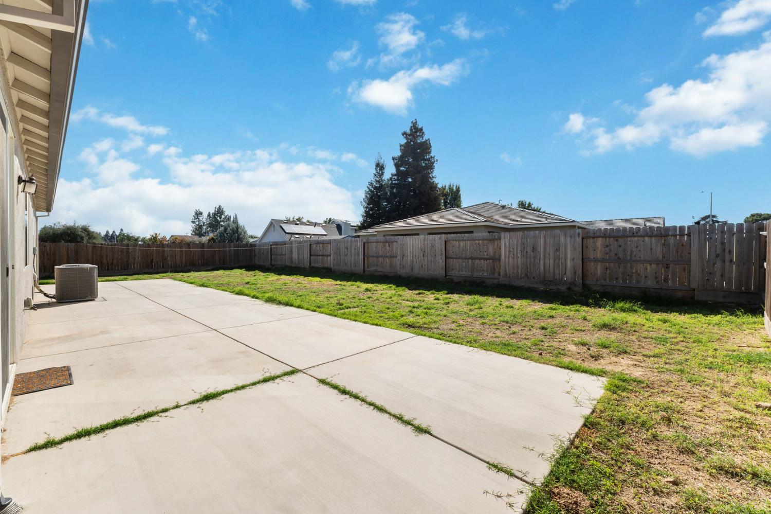 895 E Curtis Ave, Fowler, CA 93625