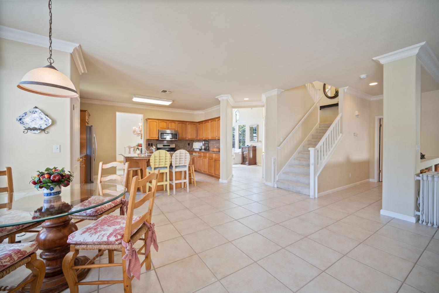 3033 Hanson Ave, Clovis, CA 93611