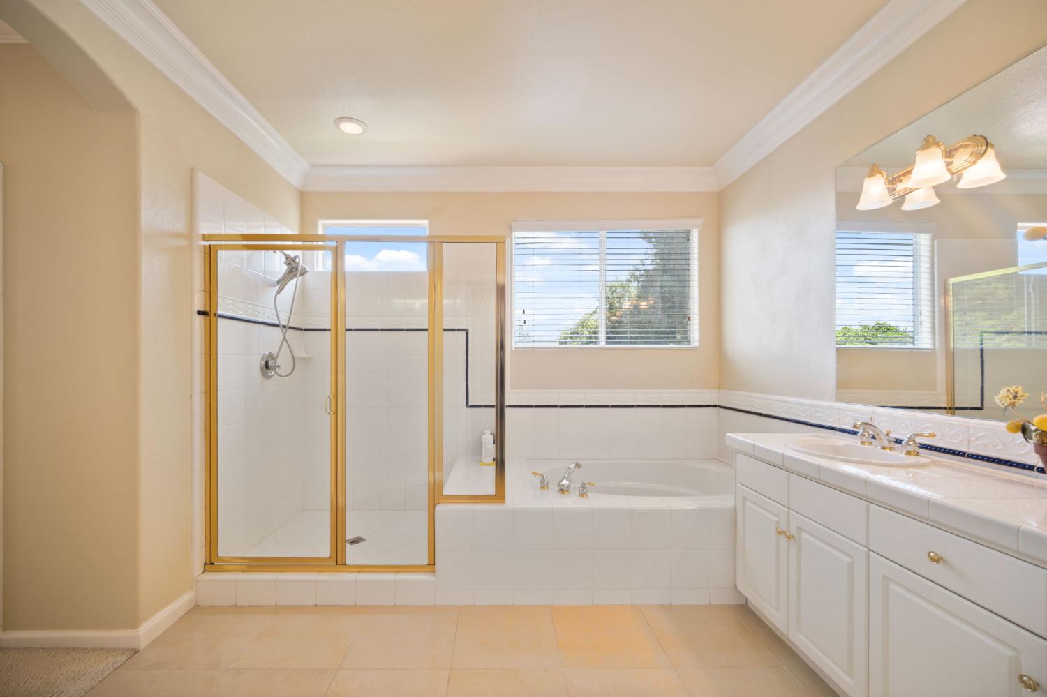 3033 Hanson Ave, Clovis, CA 93611