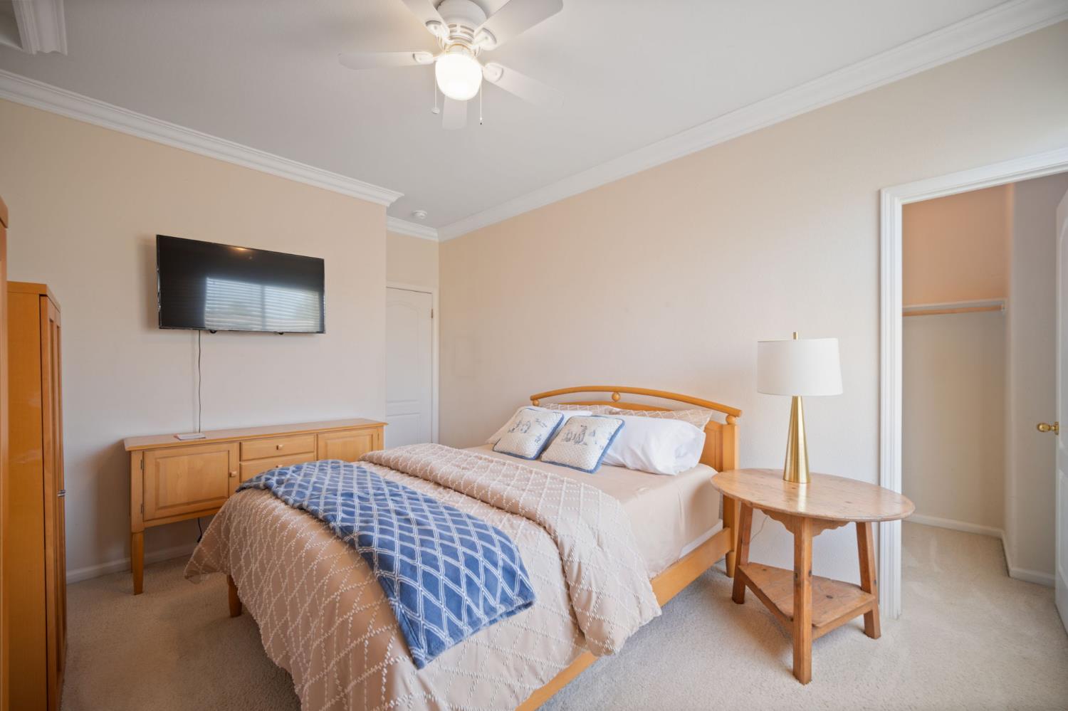 3033 Hanson Ave, Clovis, CA 93611