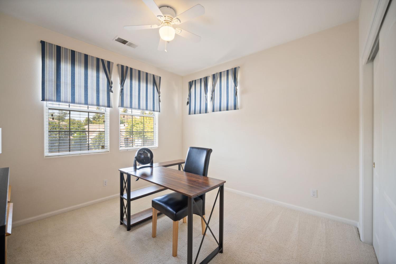 3033 Hanson Ave, Clovis, CA 93611