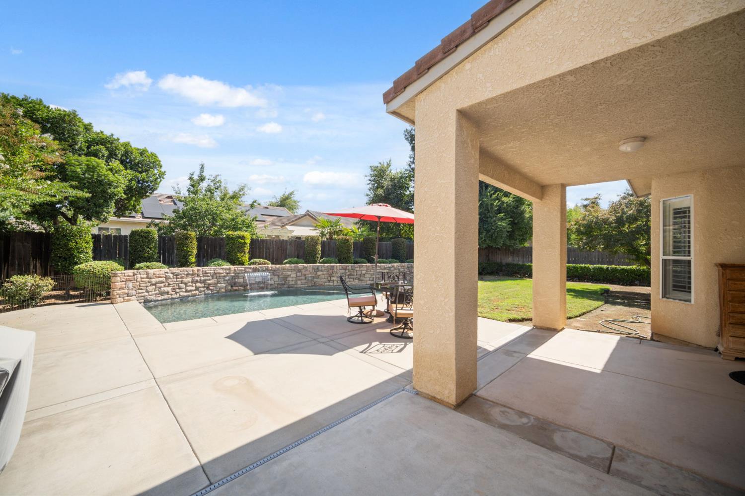 3033 Hanson Ave, Clovis, CA 93611