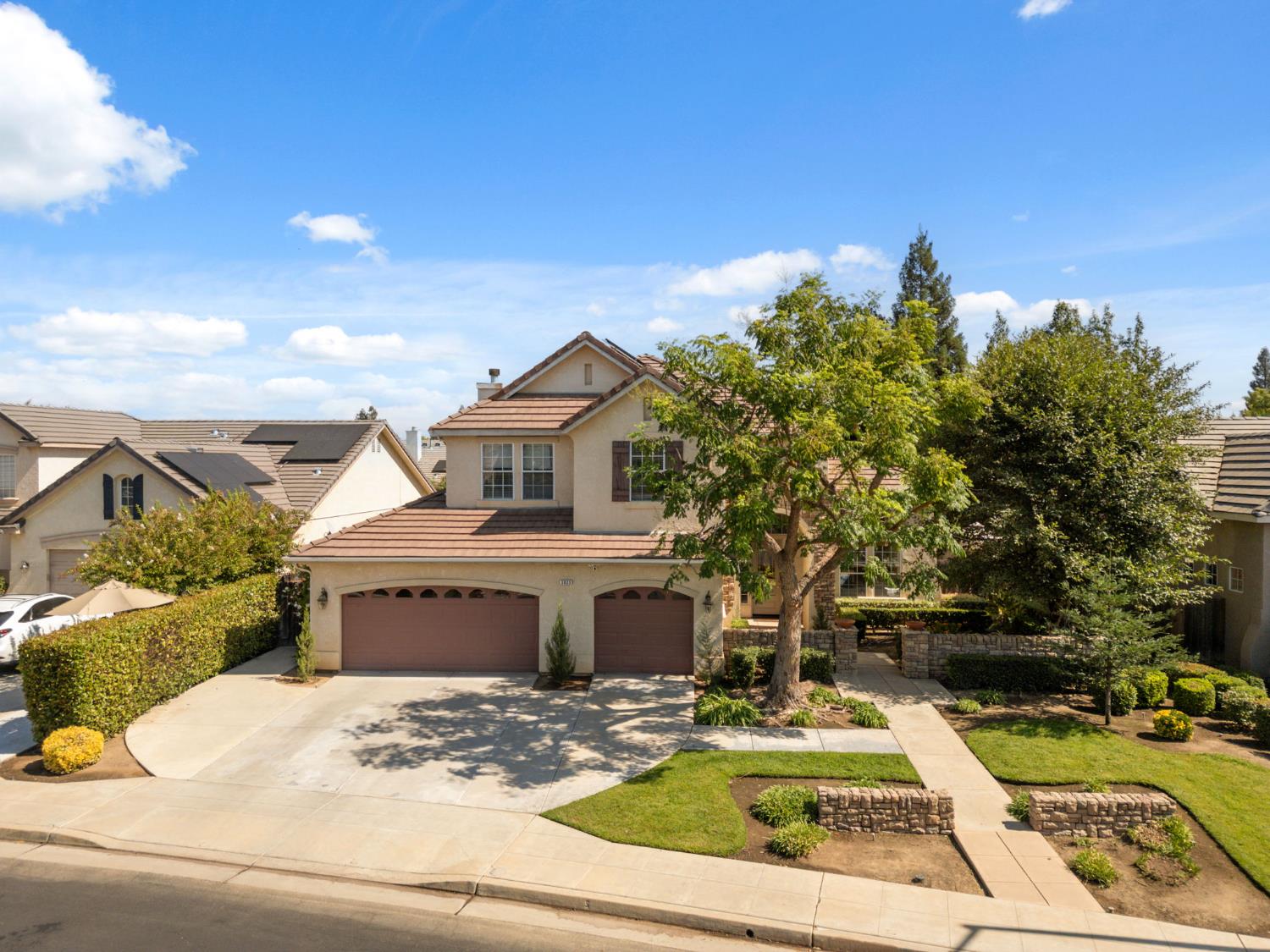 3033 Hanson Ave, Clovis, CA 93611