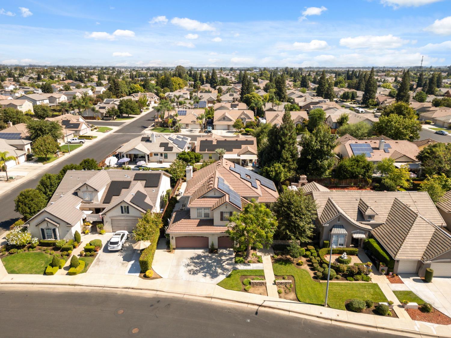 3033 Hanson Ave, Clovis, CA 93611