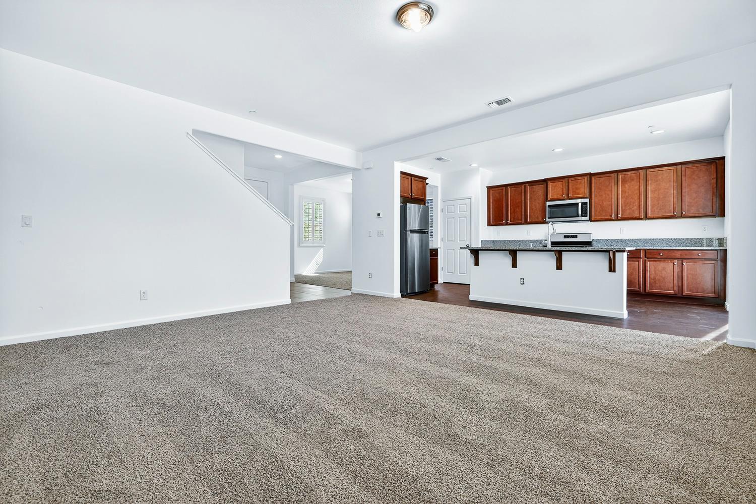 7075 N Shiraz Ave, Fresno, CA 93722