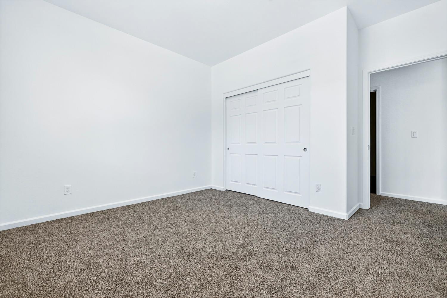 7075 N Shiraz Ave, Fresno, CA 93722