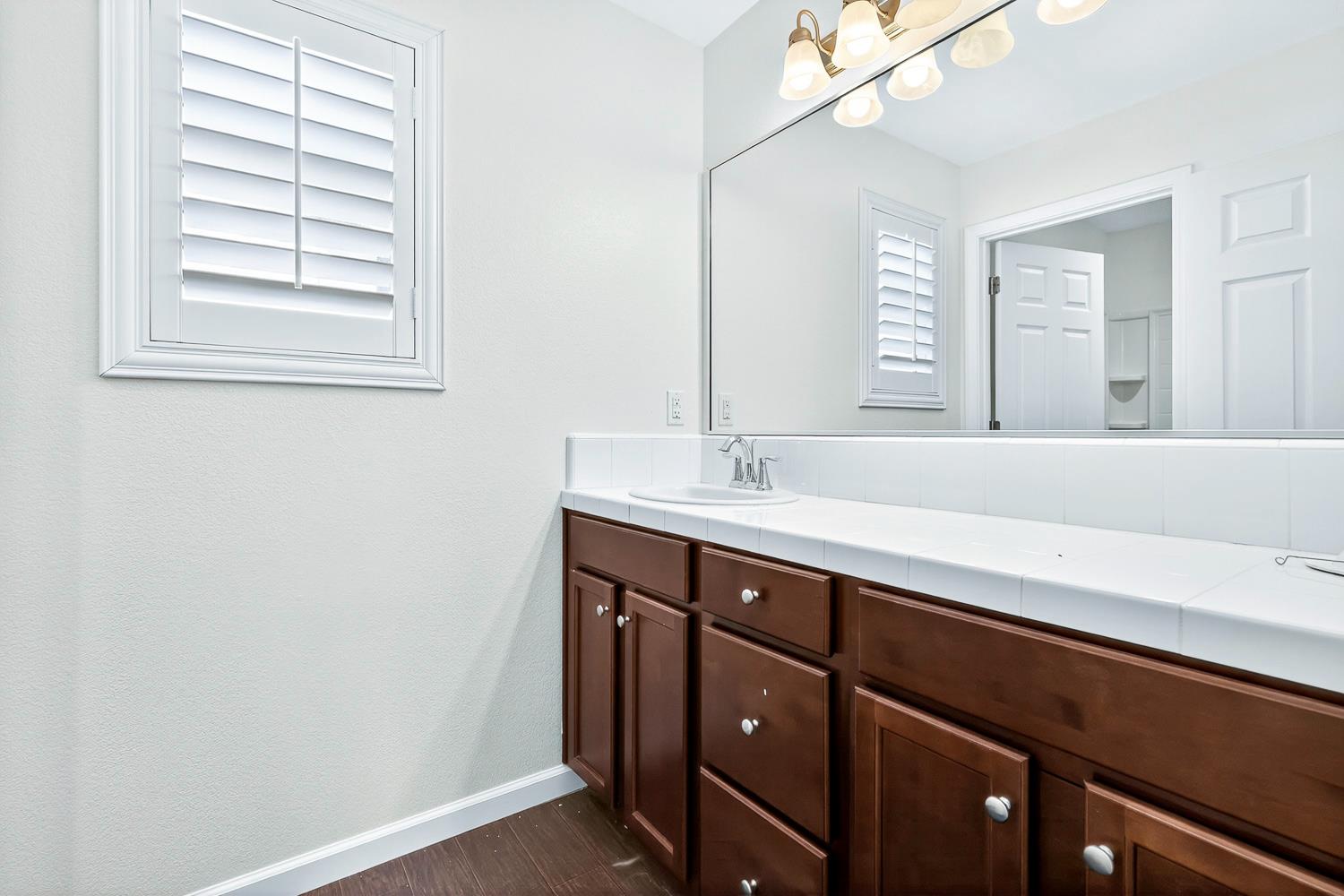 7075 N Shiraz Ave, Fresno, CA 93722