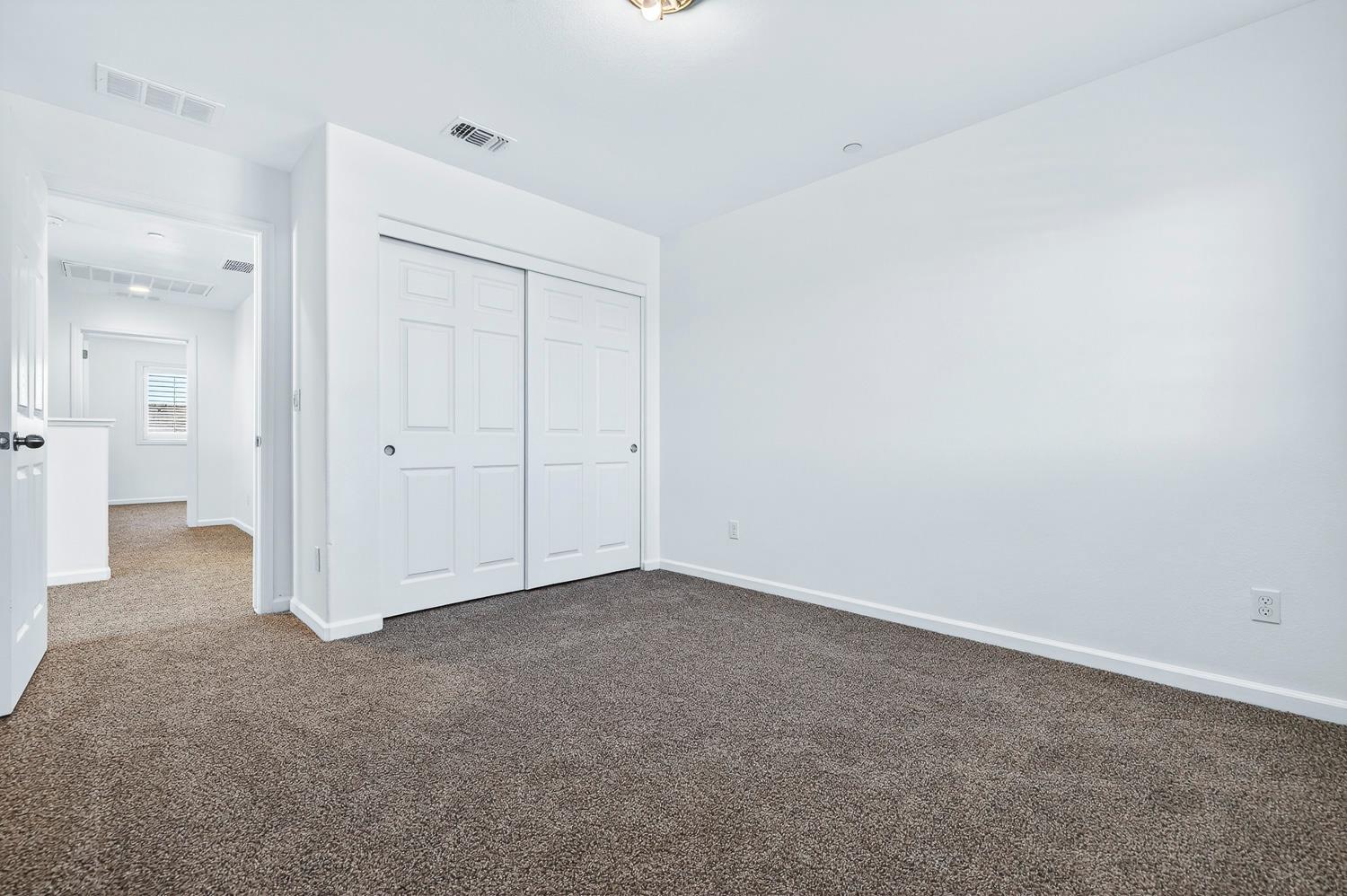 7075 N Shiraz Ave, Fresno, CA 93722