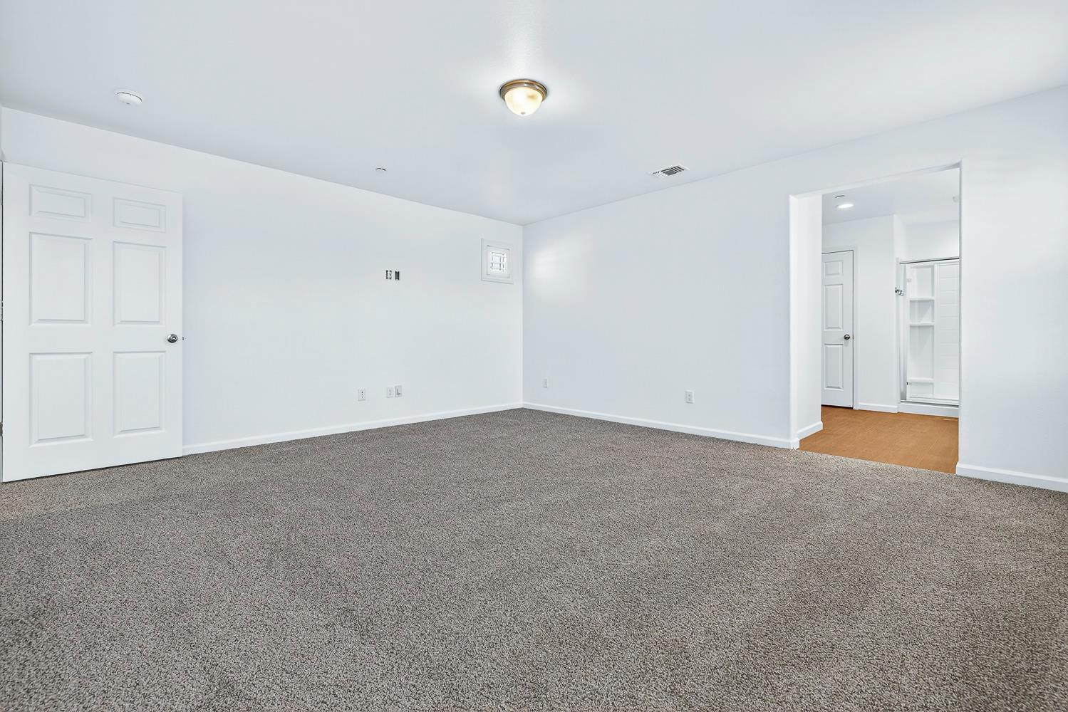 7075 N Shiraz Ave, Fresno, CA 93722