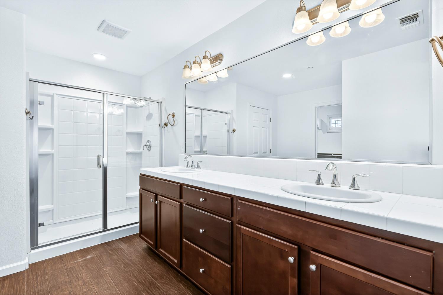 7075 N Shiraz Ave, Fresno, CA 93722