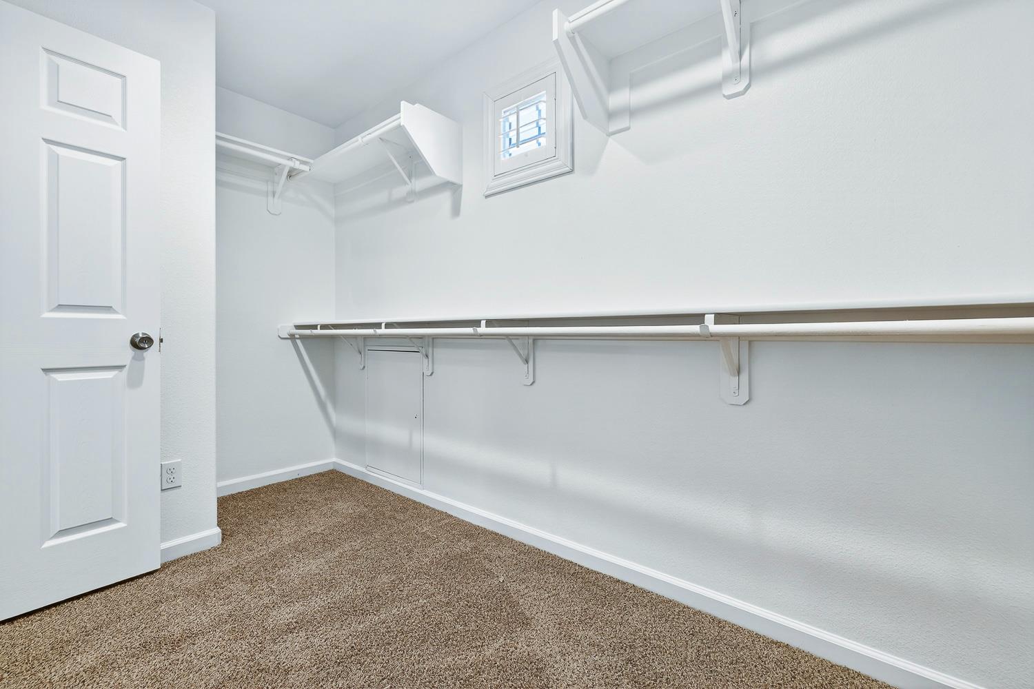 7075 N Shiraz Ave, Fresno, CA 93722