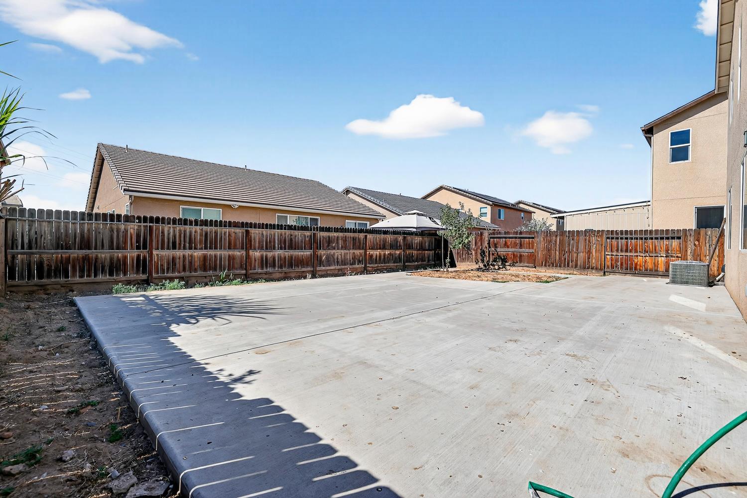 7075 N Shiraz Ave, Fresno, CA 93722