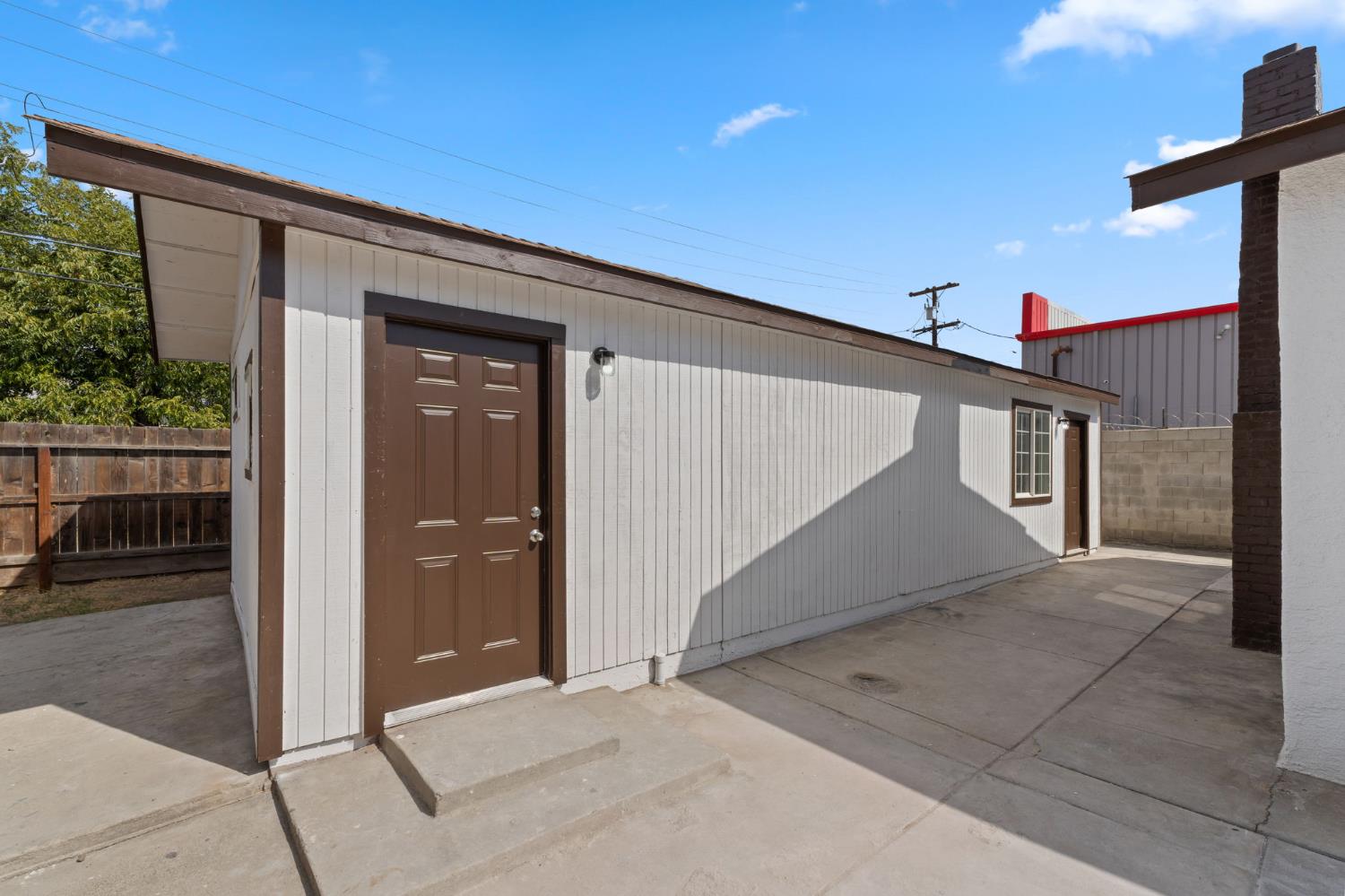 3075 E Floradora Ave, Fresno, CA 93703