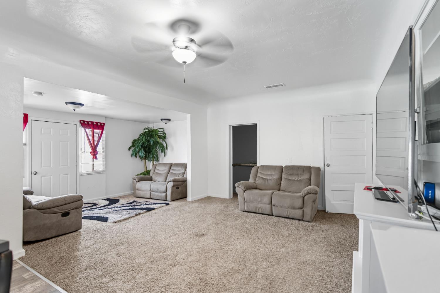 5938 S Cherry Ave, Fresno, CA 93706