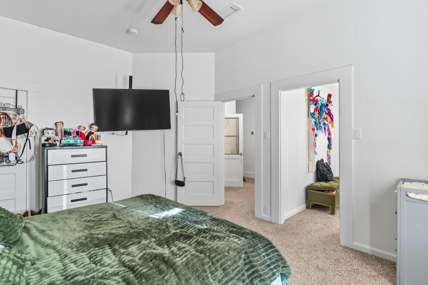 5938 S Cherry Ave, Fresno, CA 93706