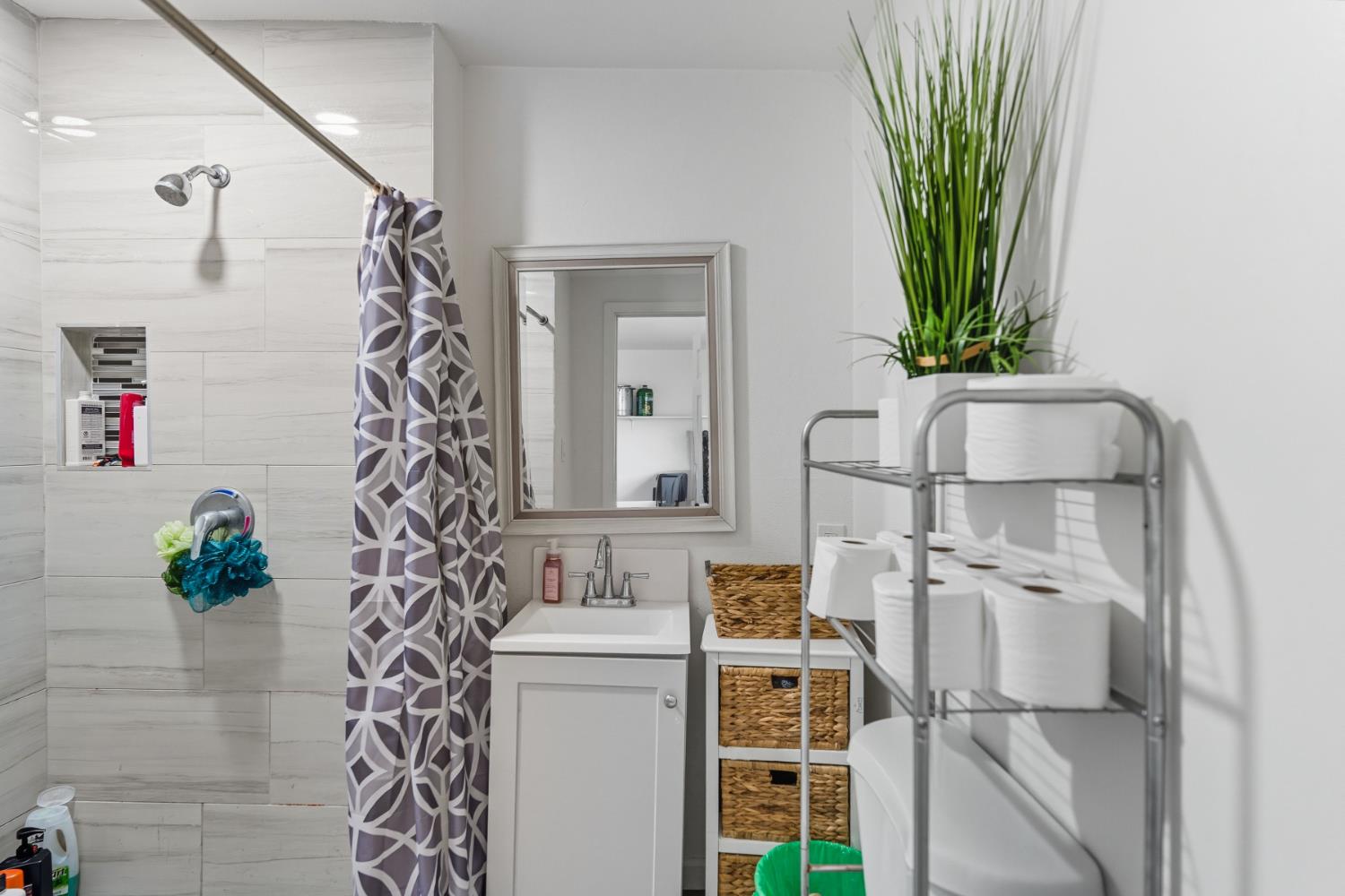 5938 S Cherry Ave, Fresno, CA 93706