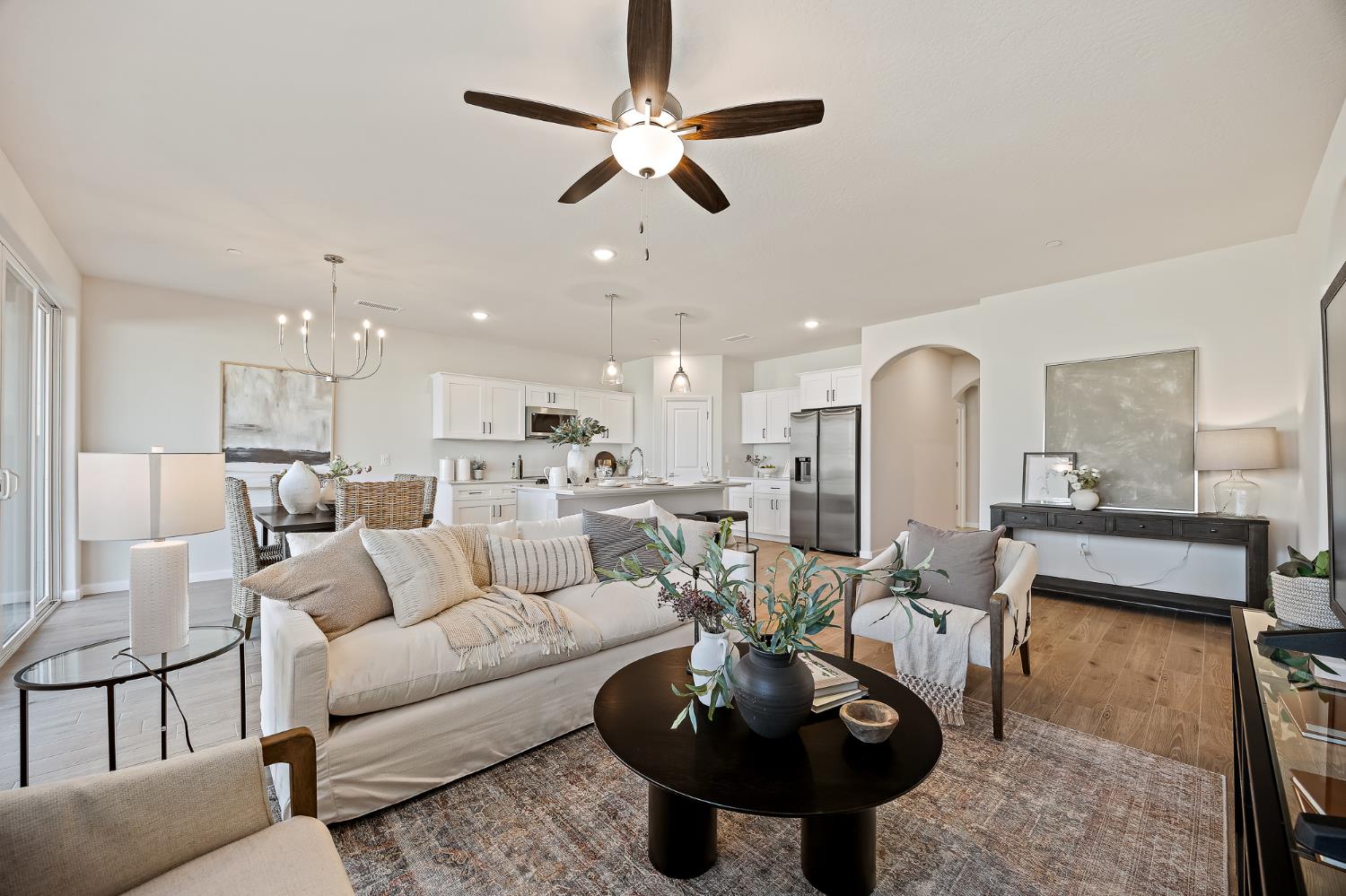6435 E Millie Dr, Fresno, CA 93727