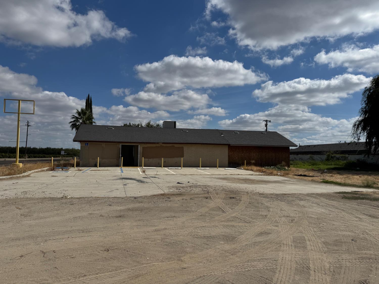 12441 W Shaw Ave, Fresno, CA 93723