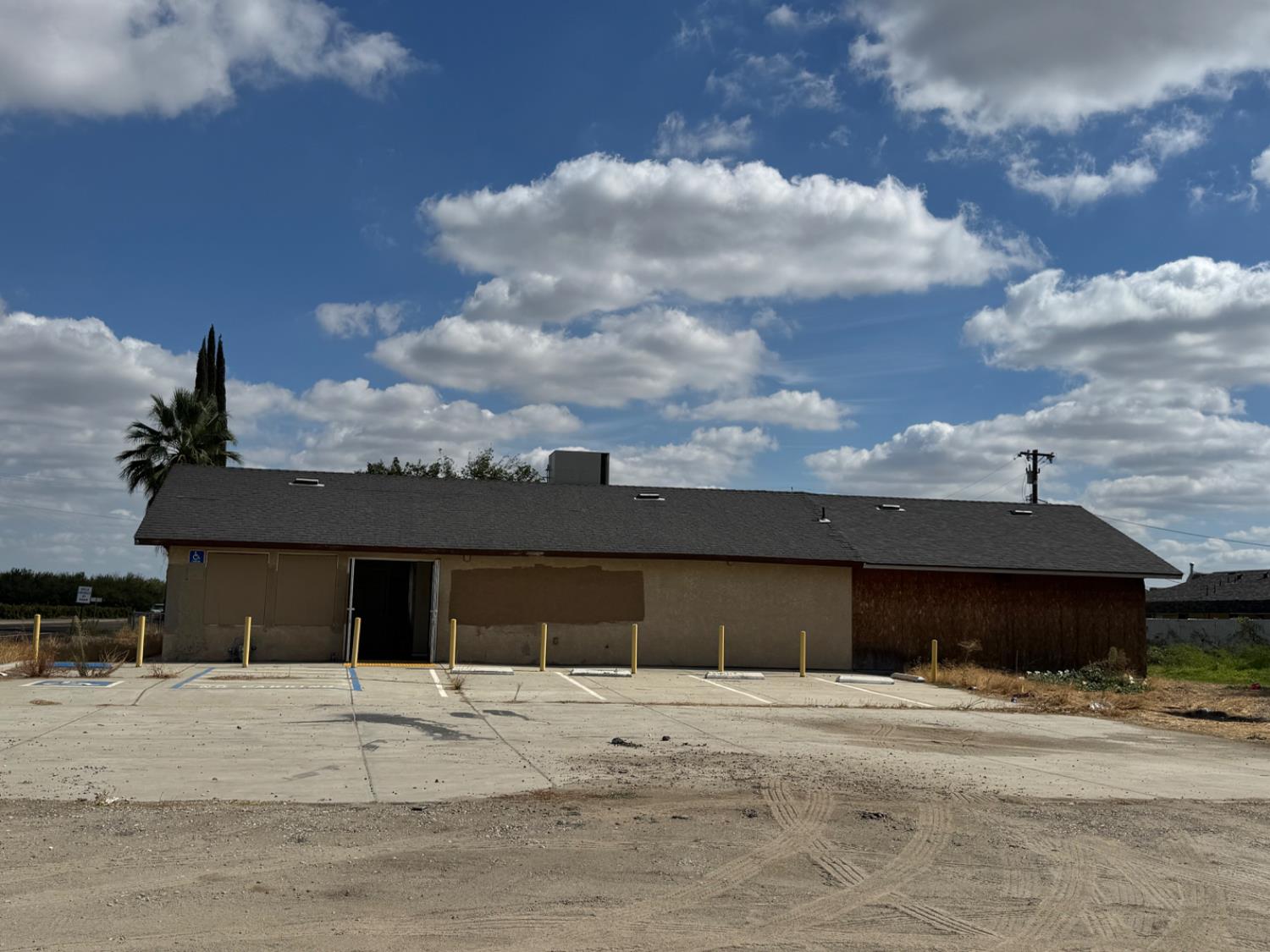 12441 W Shaw Ave, Fresno, CA 93723