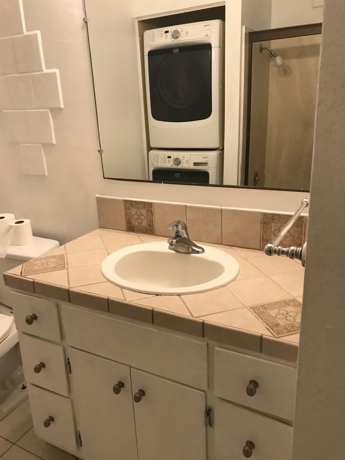 5181 E Olive #117, Fresno, CA 93727