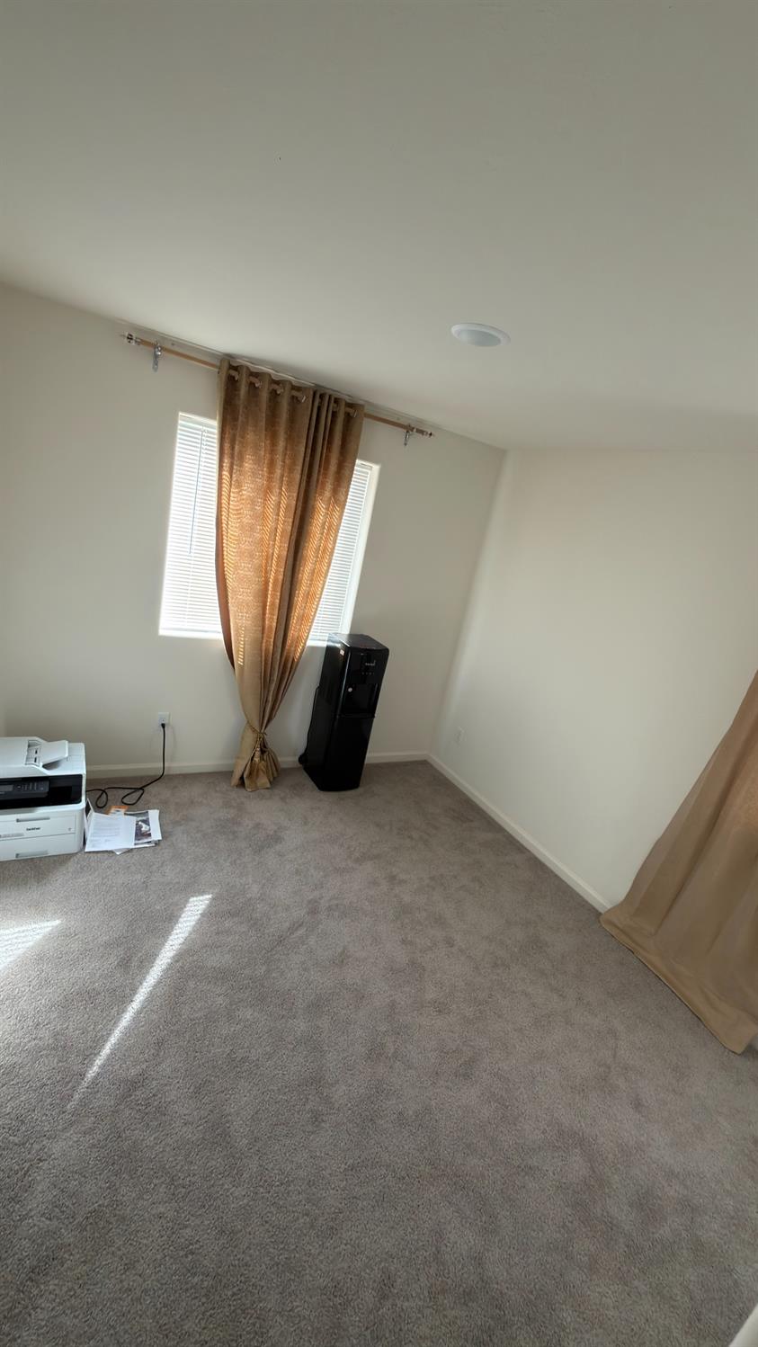 1417 San Pietro Dr, Madera, CA 93637