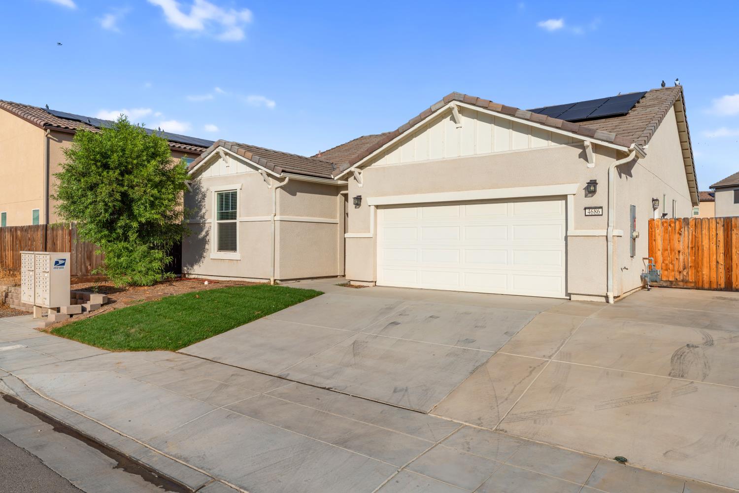 4686 N Casey Ave, Fresno, CA 93723