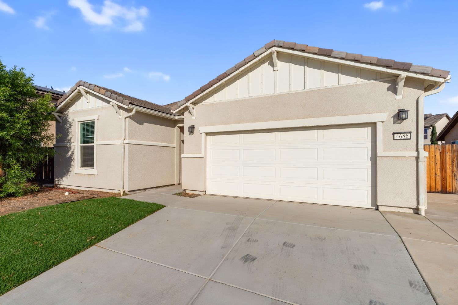 4686 N Casey Ave, Fresno, CA 93723
