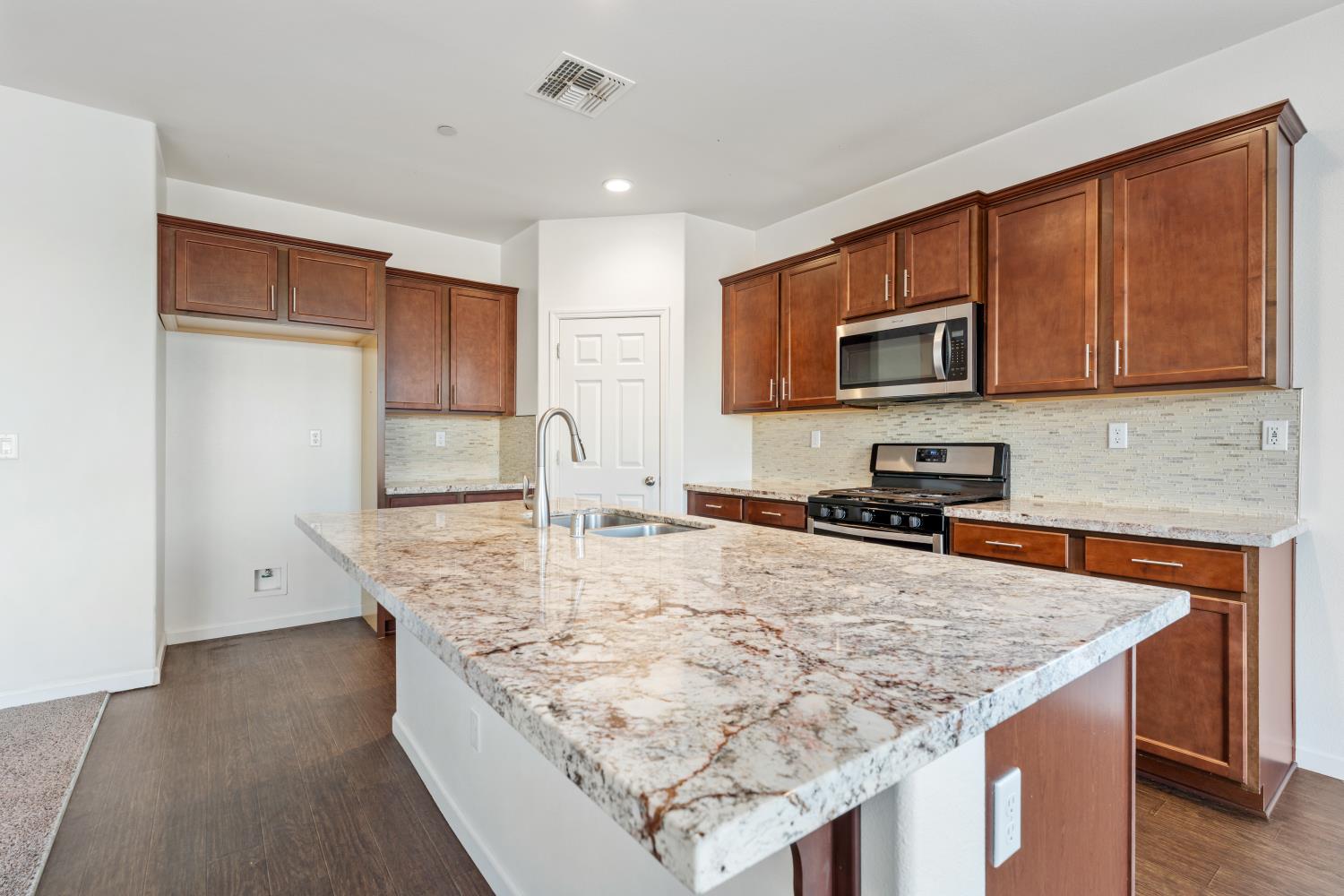 4686 N Casey Ave, Fresno, CA 93723