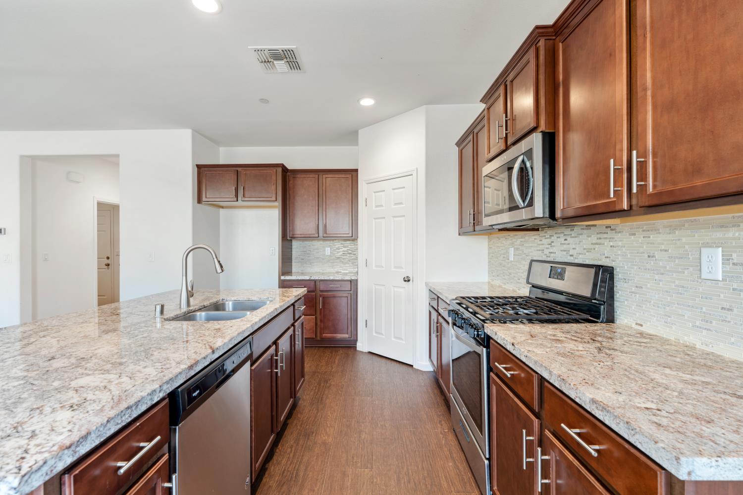 4686 N Casey Ave, Fresno, CA 93723