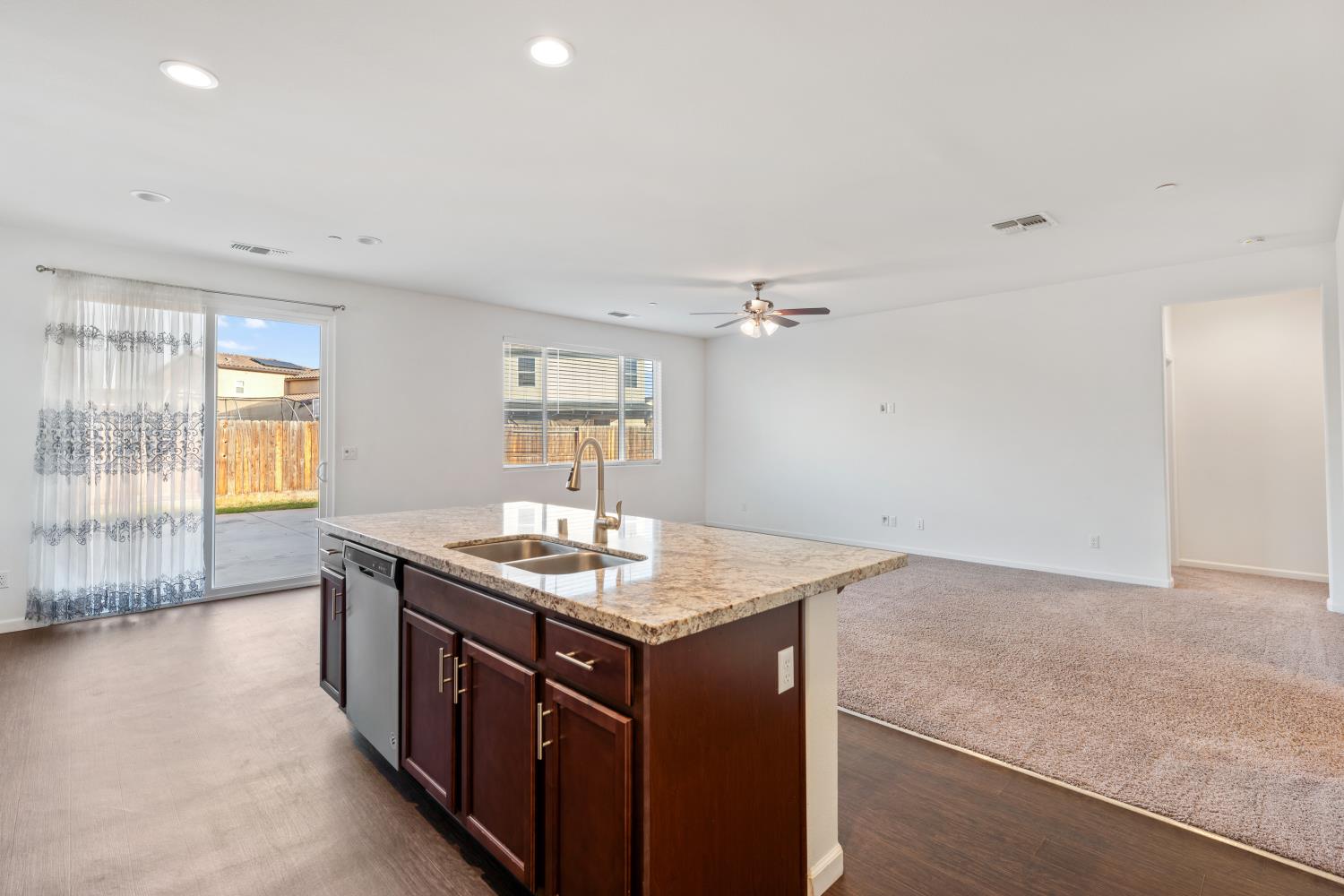 4686 N Casey Ave, Fresno, CA 93723