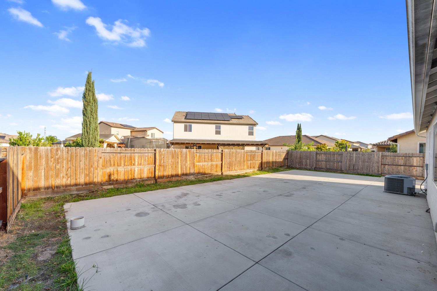 4686 N Casey Ave, Fresno, CA 93723