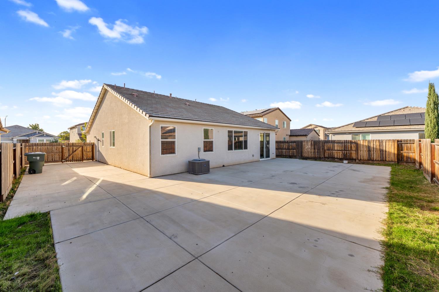 4686 N Casey Ave, Fresno, CA 93723