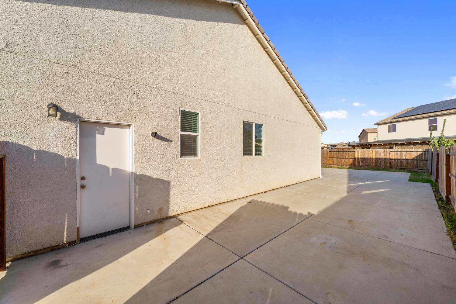 4686 N Casey Ave, Fresno, CA 93723